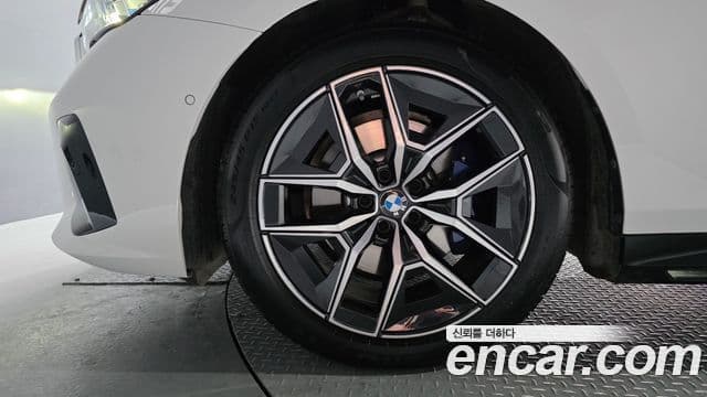 BMW 5시리즈 (G60) 520i M Sport, 2025 все фото