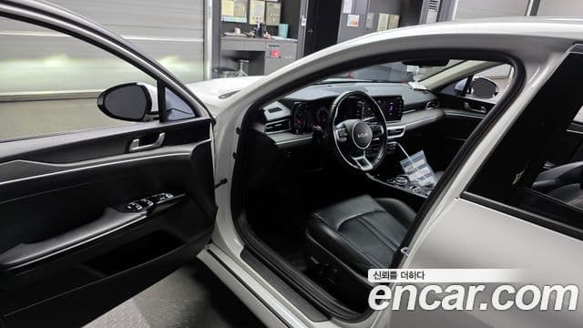 Kia K5 3세대 Trendy, 2023 10