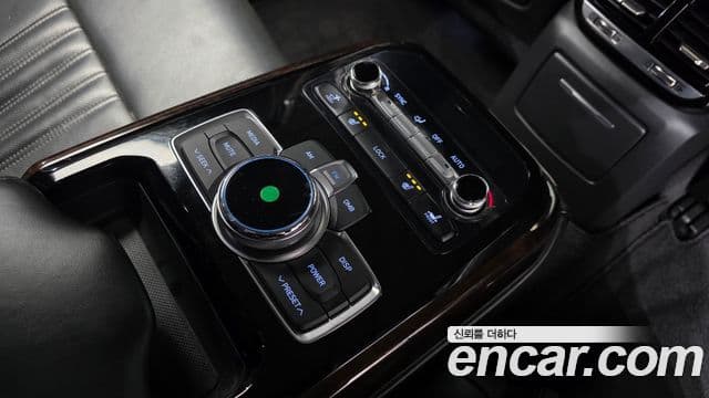 Genesis EQ900 Premium Luxury, 2016 18