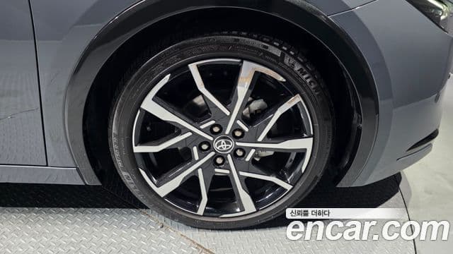 Toyota 프리우스 5세대 2.0 PHEV XSE, 2024 все фото