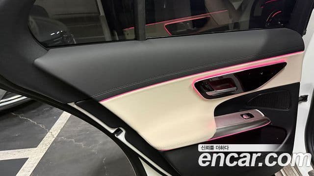 Mercedes-Benz E-класс W214 Avantgarde, 2024 13