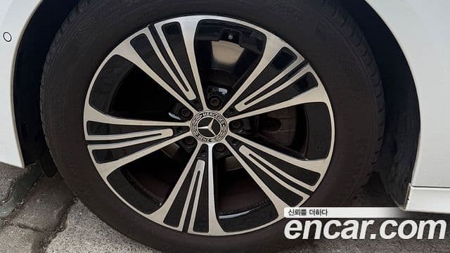 Mercedes-Benz E-класс W214 Avantgarde, 2024 19