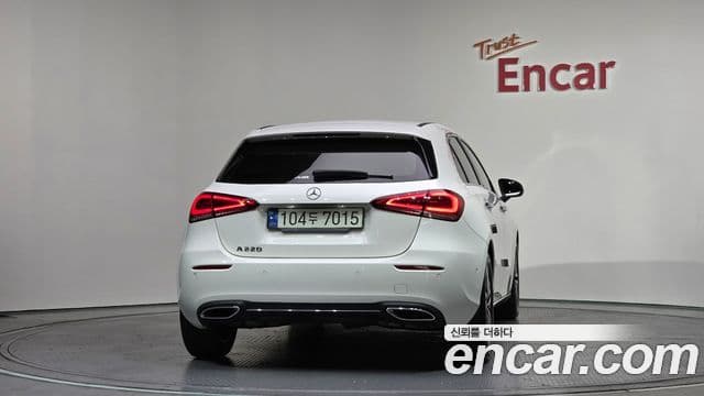 Mercedes-Benz A-класс W177 A220 хэтчбек, 2021 4