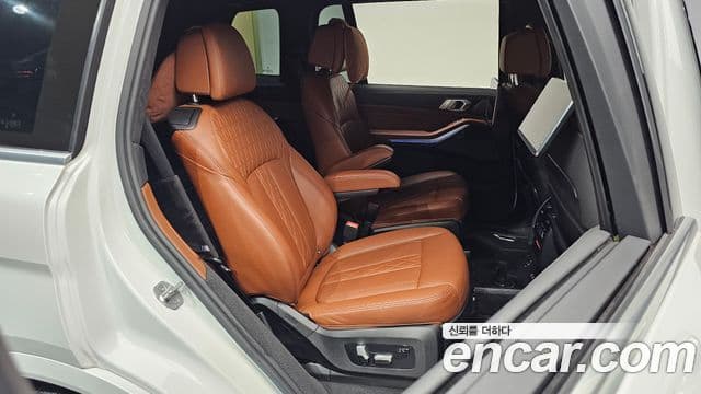 BMW X7 (G07) xDrive 40i M Sport 6인승, 2022 12