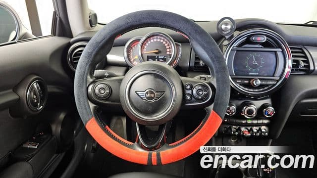 Mini Cooper D 3세대, 2019 13