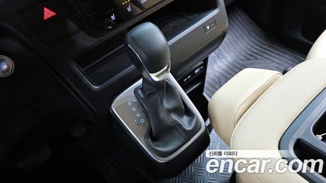 Hyundai Staria Modern, 2024 9