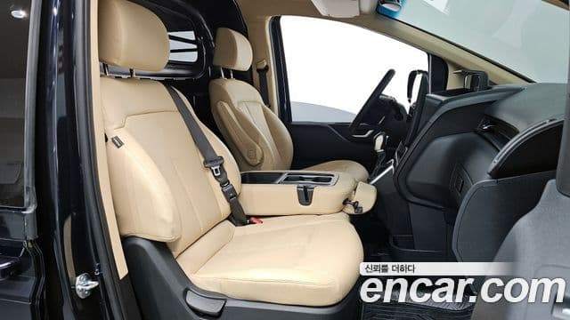 Hyundai Staria Modern, 2024 10