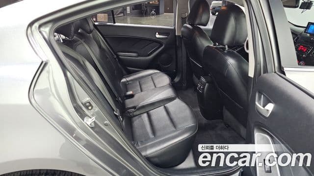 Kia K3 Trendy, 2015 13