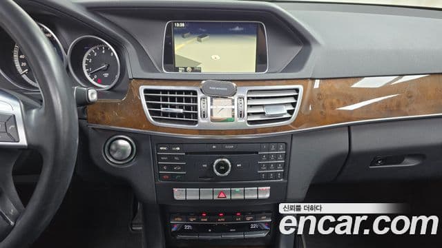 Mercedes-Benz E-класс W212 E300 Elegance, 2016 14