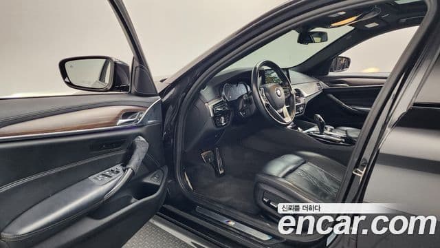 BMW 5시리즈 (G30) 520d xDrive M Sport Plus, 2017 10