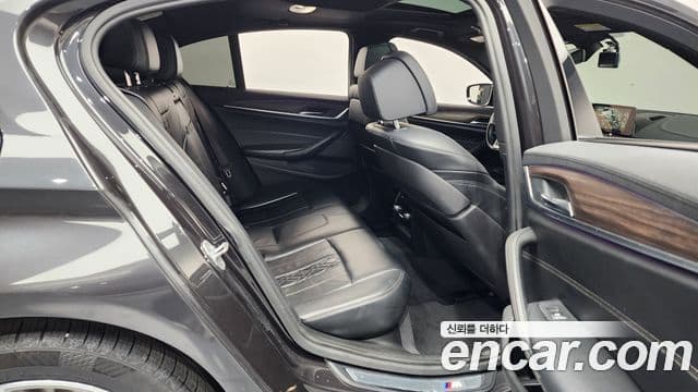 BMW 5시리즈 (G30) 520d xDrive M Sport Plus, 2017 12