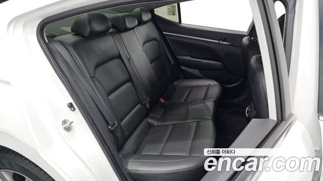 Hyundai Avante AD Modern, 2016 12