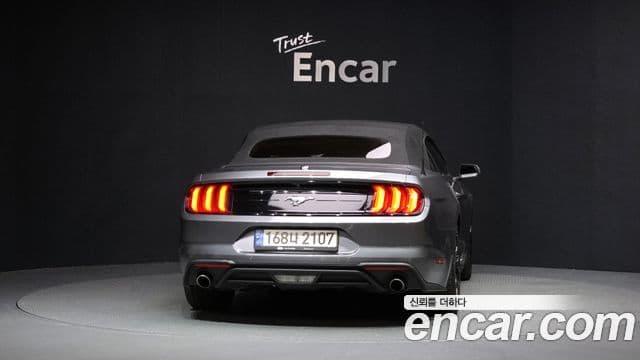 Ford Mustang кабриолет, 2021 4