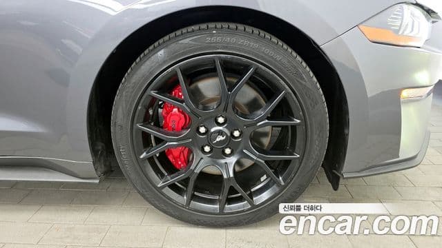 Ford Mustang кабриолет, 2021 все фото