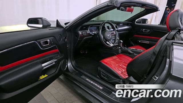 Ford Mustang кабриолет, 2021 10