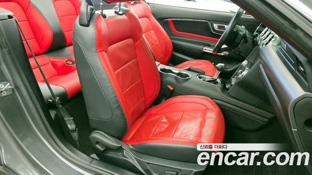 Ford Mustang кабриолет, 2021 11