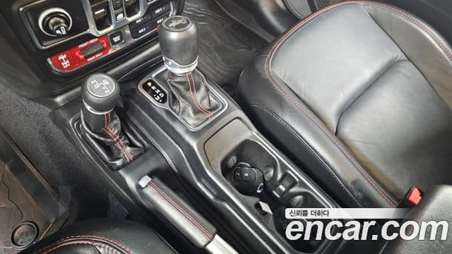 Jeep Wrangler (JL) 2.0 Rubicon Power top 4도어, 2019 9