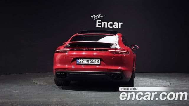 Porsche Panamera (971), 2018 4