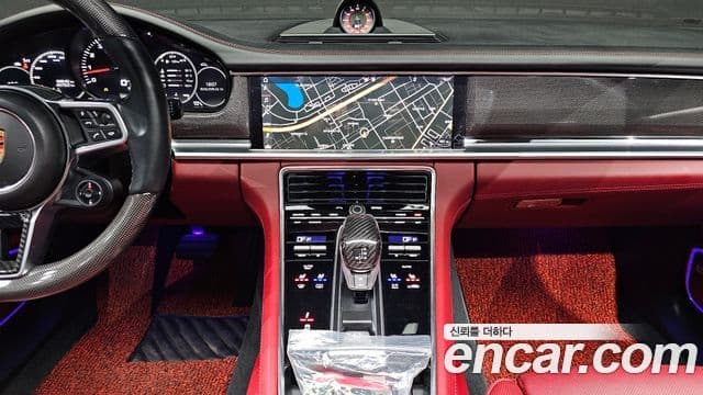 Porsche Panamera (971), 2018 16