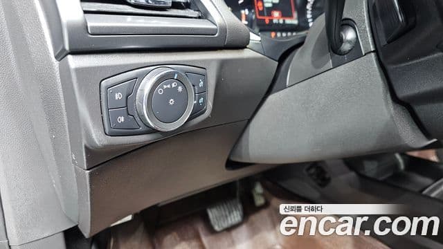 Ford 몬데오 4세대 Trend, 2015 13