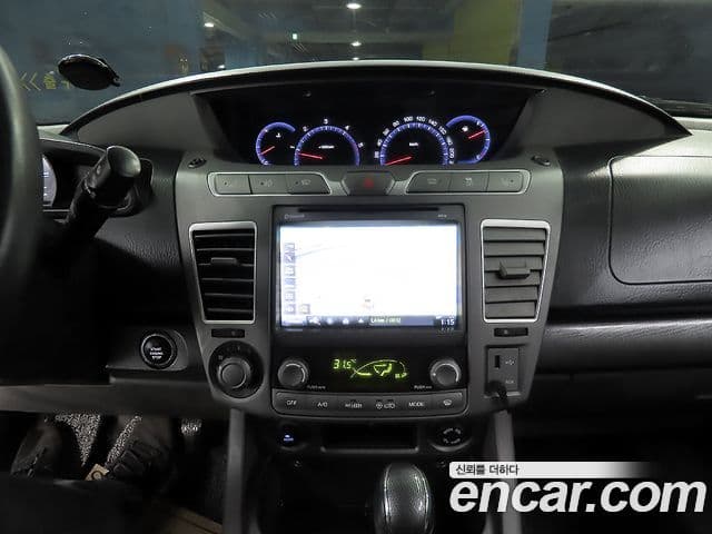 KG모빌리티(SsangYong) Korando 투리스모 4WD Extreme 9인승, 2015 18