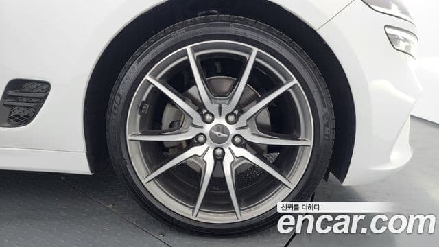 Genesis The / новый New G70, 2022 все фото