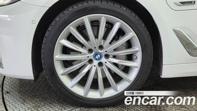 BMW 5시리즈 (G30) Luxury, 2023 все фото