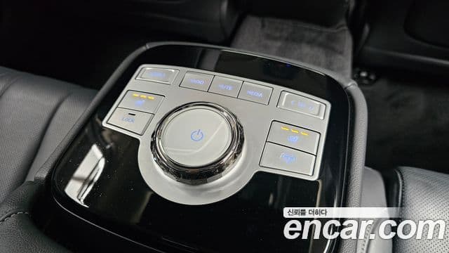 Genesis G80 (RG3) бензин 2.5 турбо AWD, 2024 18