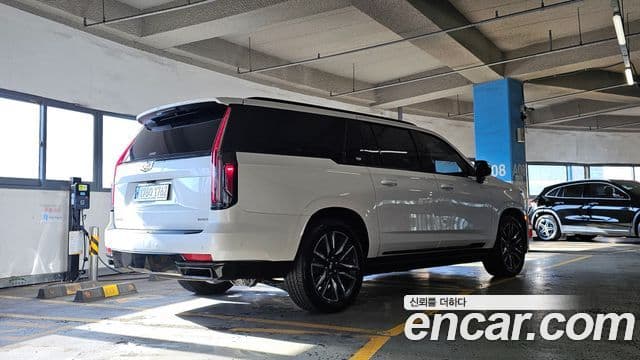 Cadillac Escalade 5세대 ESV Sport Platinum, 2023 2
