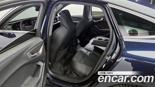 Audi A5 (B10) 40 TFSI Quattro S Line, 2025 11