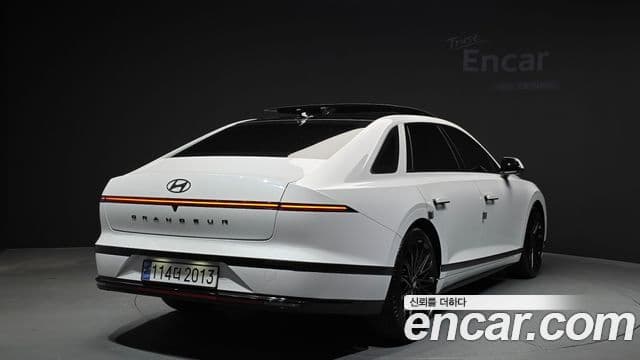 Hyundai Grandeur (GN7) Calligraphy, 2023 2