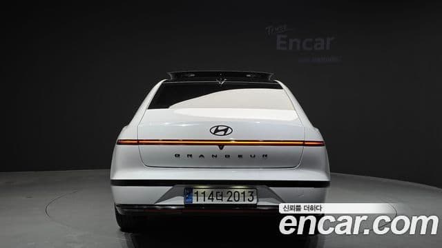 Hyundai Grandeur (GN7) Calligraphy, 2023 4