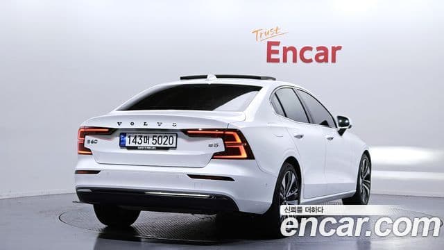 Volvo S60 3세대 B5 Ultimate Bright, 2023 2