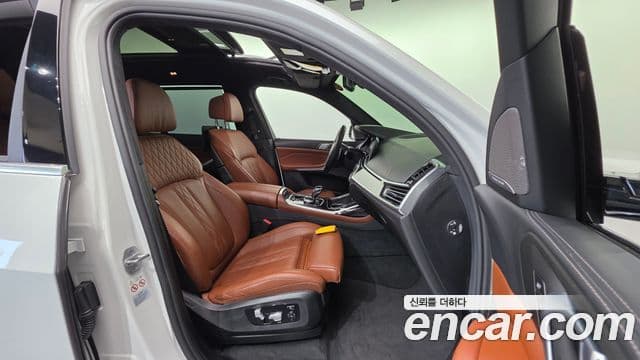 BMW X7 (G07) xDrive 40i M Sport 6인승, 2021 10