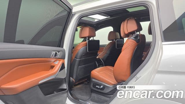 BMW X7 (G07) xDrive 40i M Sport 6인승, 2021 17