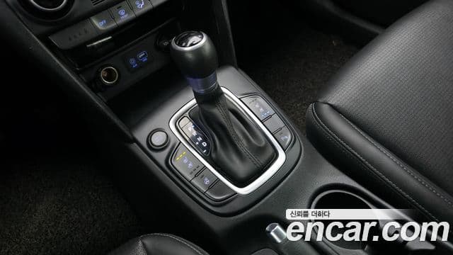 Hyundai Kona Modern Art, 2018 9