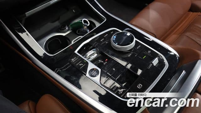 BMW X7 (G07) xDrive 40i M Sport 6인승, 2024 9