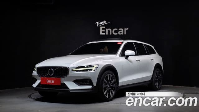Volvo V60 Cross Country 2세대 B5 Ultimate AWD, 2024 1