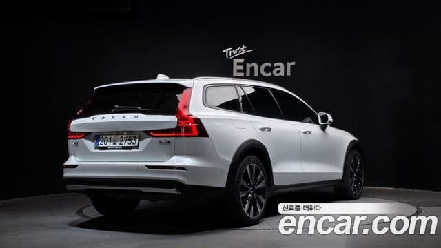 Volvo V60 Cross Country 2세대 B5 Ultimate AWD, 2024 2