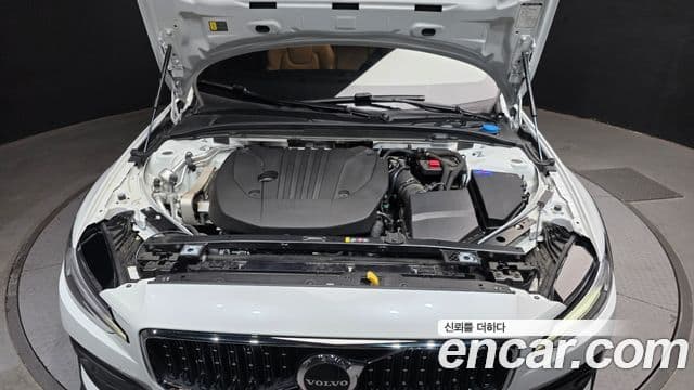 Volvo V60 Cross Country 2세대 B5 Ultimate AWD, 2024 6