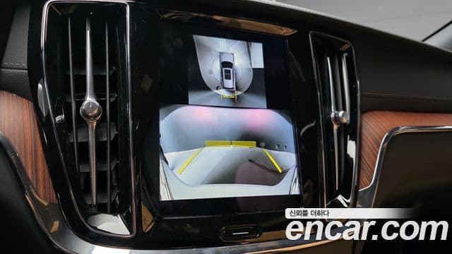 Volvo V60 Cross Country 2세대 B5 Ultimate AWD, 2024 16