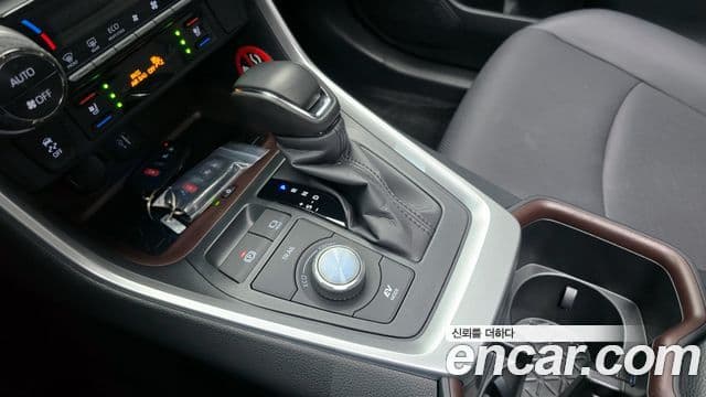 Toyota RAV4 5세대 2.5 4WD гибрид LTD, 2025 9