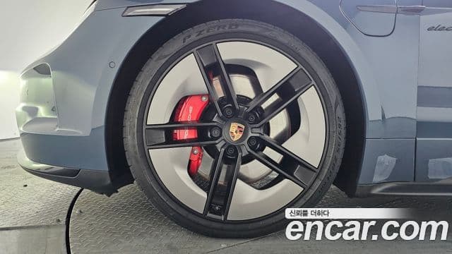 Porsche 타이칸 GTS, 2025 все фото