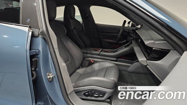 Porsche 타이칸 GTS, 2025 10