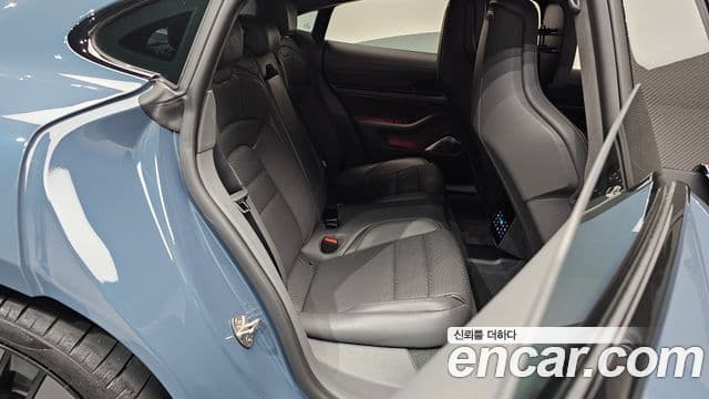 Porsche 타이칸 GTS, 2025 12