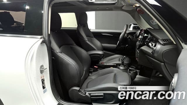 Mini Cooper 3세대, 2024 10