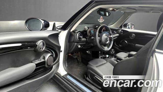 Mini Cooper 3세대, 2024 11