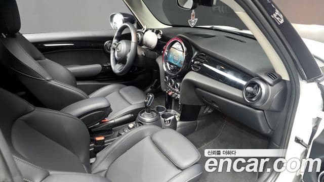 Mini Cooper 3세대, 2024 12