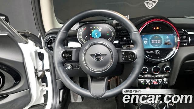 Mini Cooper 3세대, 2024 13