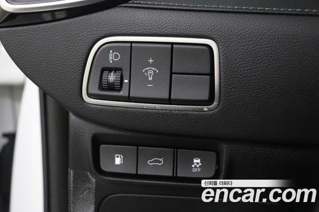 Hyundai Grandeur IG 3.0 LPi Modern (арендный автомобиль), 2019 19